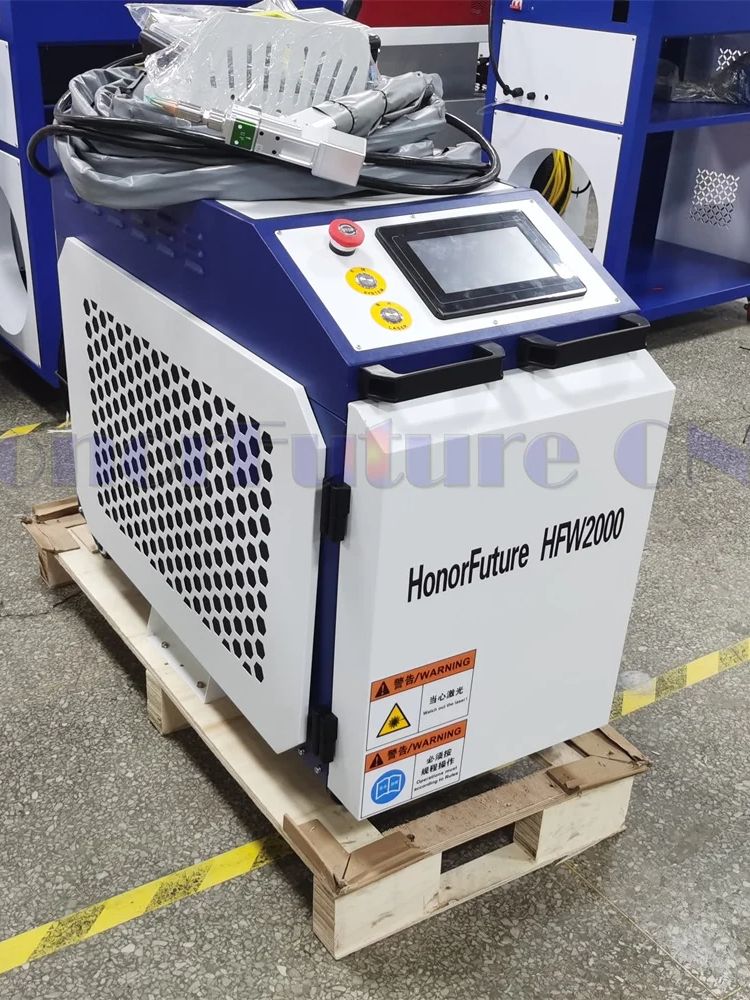 Industrial Handheld Laser Welder - Laser Machine 1.5kw Water Cooled Handheld
